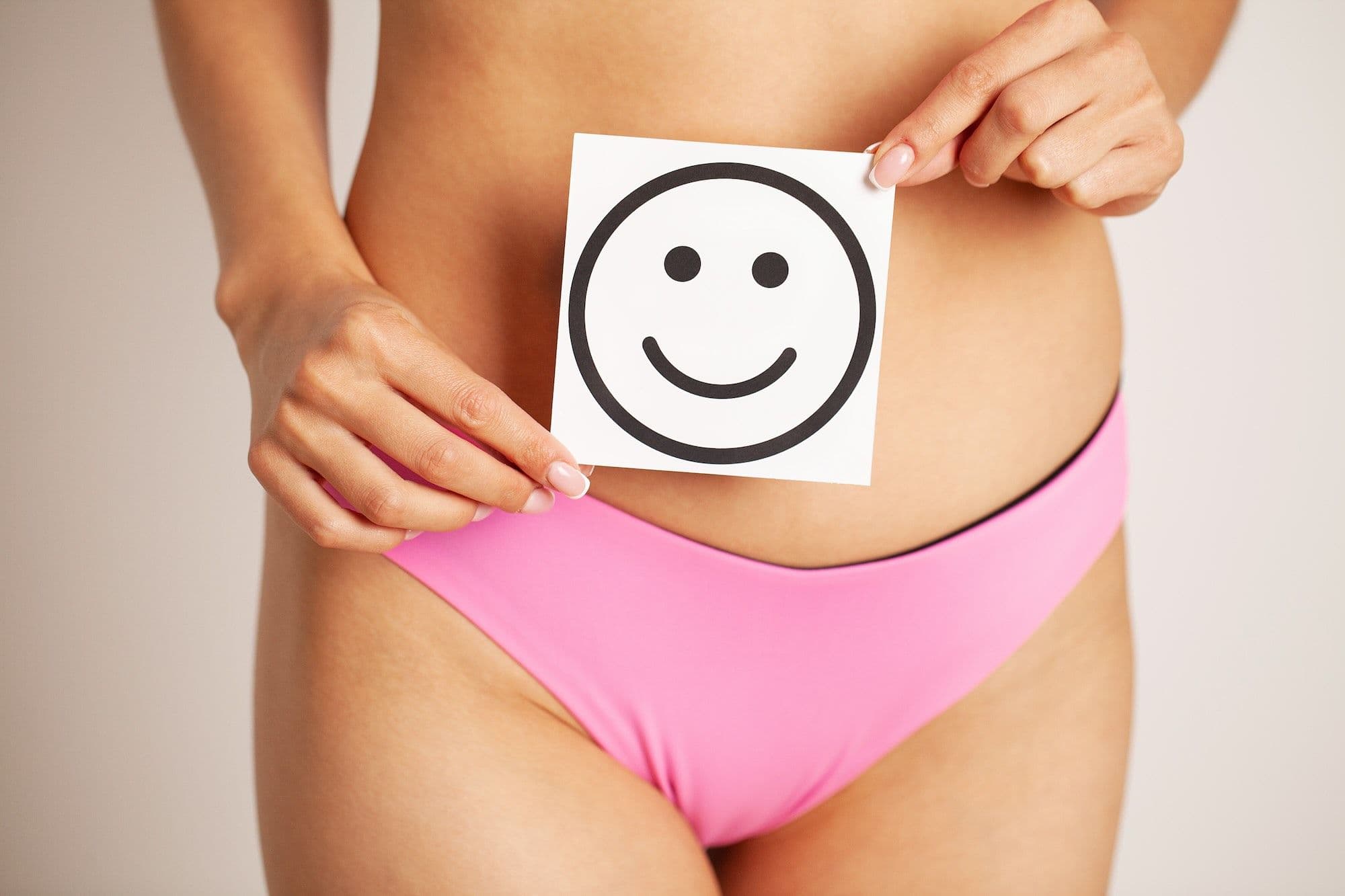 Flore intime féminine : rôle, déséquilibres, signes et solutions pour la protéger naturellement